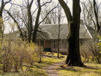 Dworek w Zawadach