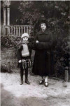 Jadwiga Szumska z siostrzenicą Danutą Hepke (później Kelch, Córka Heleny Szumskiej) - autor nieznany fot. ok. 1925
