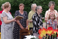 Rok 2010. Poświęcenie odnowionej Kapliczki w Turzy Wielkiej. Kapliczkę święcił ówczesny wikariusz- ks. Leszek Smoliński