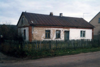 Glinobitkowy budynek mieszkalny z 1925 r. Zdjęcie ze strony p. Narewskich