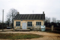 Mleczarnia (punkt skupu mleka) z 1938 roku. Zdjęcie ze strony p. Narewskich