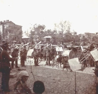 1917 rok - koncert orkiestry przed spichlerzem